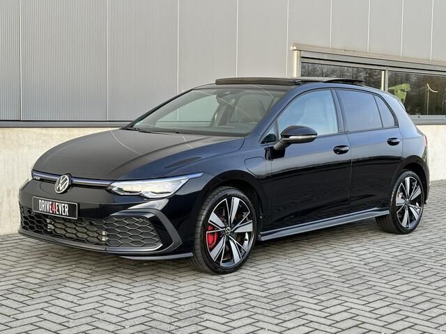 Zwart Gebruikt 2020 VW Golf VIII GTE Hatchback | € 32.495 - Afbeelding 1/4