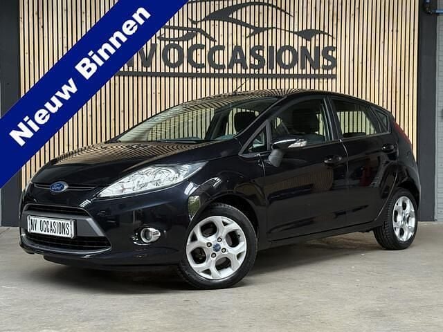 Zwart Gebruikt 2010 Ford Fiesta Titanium Hatchback | € 6.499 (Eerlijke prijs) - Afbeelding 1/4