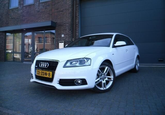Wit Gebruikt 2012 Audi A3 Sportback Hatchback | € 5.450 (Eerlijke prijs) - Afbeelding 1/4