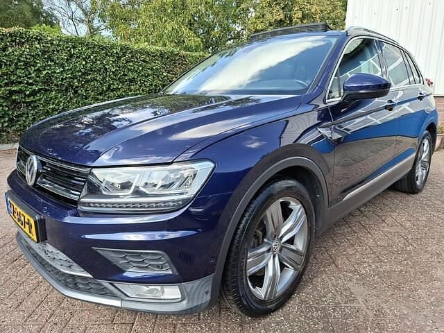 Blauw Gebruikt 2017 VW Tiguan Highline SUV | € 18.450 (Super prijs) - Afbeelding 1/4