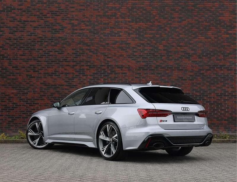 Occasion Audi RS6 Exclusive 601 PK (442 kW) 2023 Zilver (metallic) Stationwagen