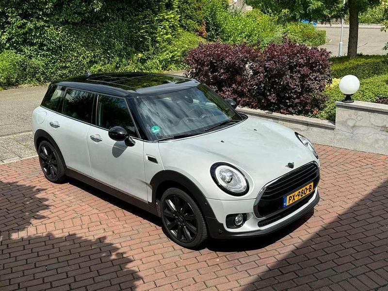Zilver Occasion 2017 Mini Cooper Hatchback | € 14.685 (Super prijs) - Afbeelding 1/4