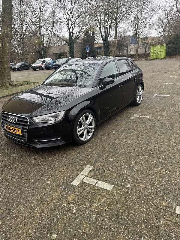 Zwart Gebruikt 2016 Audi A3 Sport Hatchback | € 12.850 (Eerlijke prijs) - Afbeelding 1/4