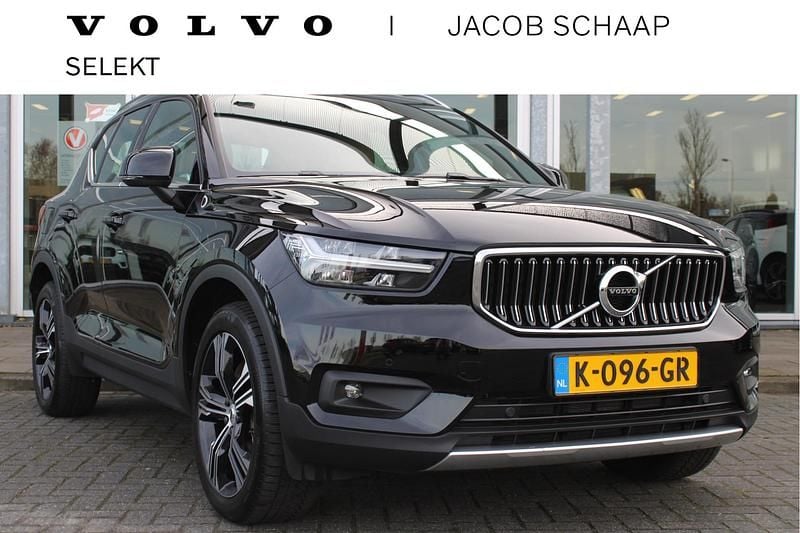 Zwart Gebruikt 2020 Volvo XC40 Inscription SUV | € 30.900 (Goede deal) - Afbeelding 1/4