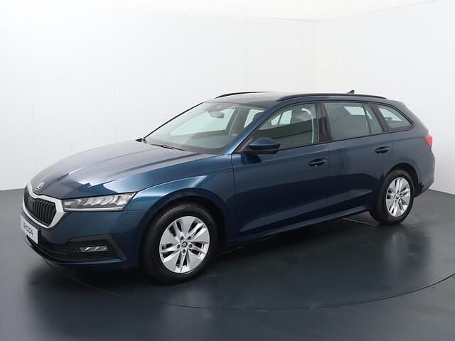 Blauw Gebruikt 2024 Skoda Octavia Ambition Stationwagen | € 21.940 (Super prijs) - Afbeelding 1/4