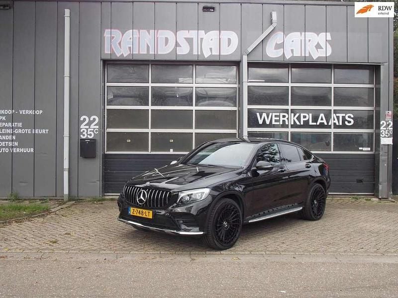 Zwart Gebruikt 2018 Mercedes GLC350 Premium Plus Coupé | € 42.499 (Duur) - Afbeelding 1/4