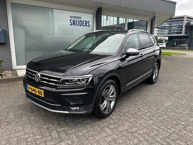 Zwart Gebruikt 2018 VW Tiguan Highline SUV | € 29.650 (Eerlijke prijs) - Afbeelding 1/4