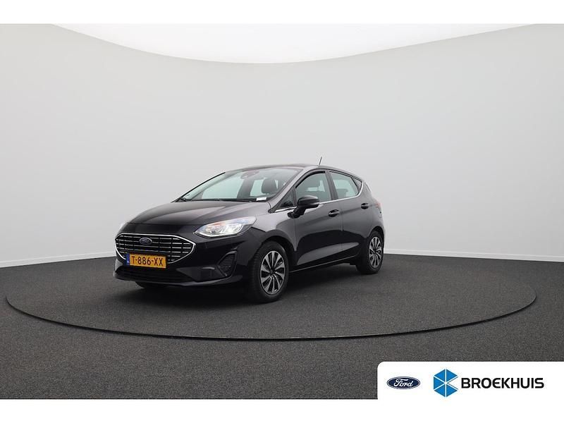 Zwart Gebruikt 2023 Ford Fiesta Titanium Hatchback | € 15.400 (Eerlijke prijs) - Afbeelding 1/4