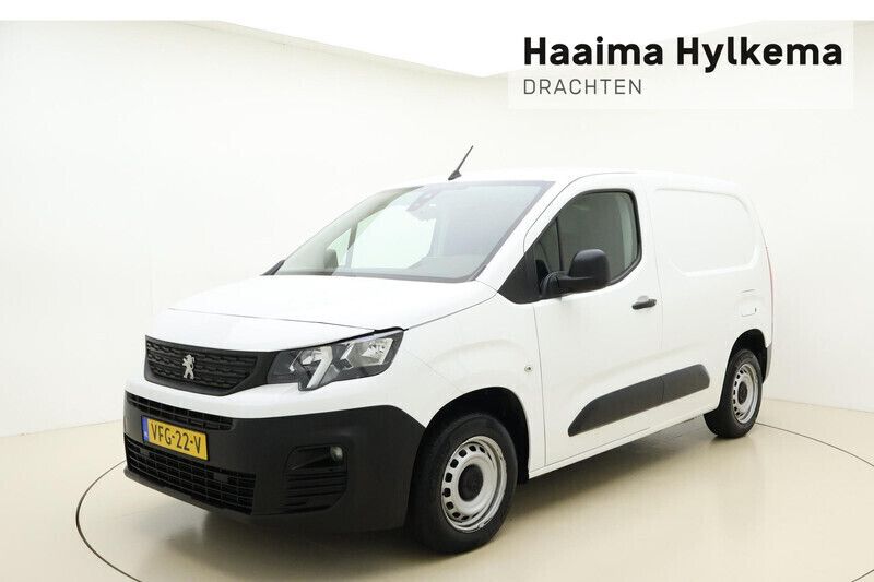 Grijs Gebruikt 2019 Peugeot Partner Premium MPV | € 10.950 (Iets duurder) - Afbeelding 1/4