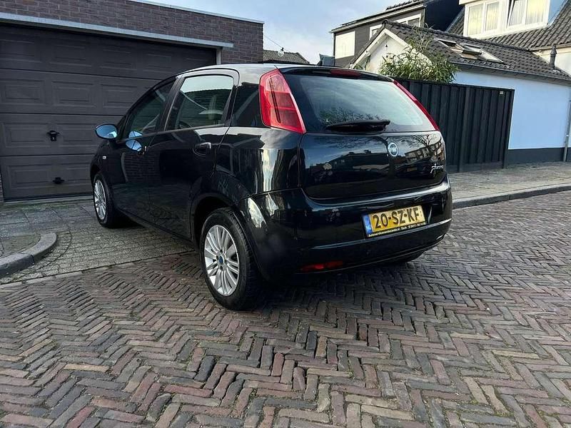 Occasion Fiat Grande Punto 78 PK (57 kW) 2006 Zwart Hatchback