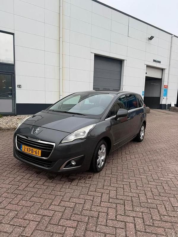 Gebruikt 2014 Peugeot 5008 | € 3.499 - Afbeelding 1/4