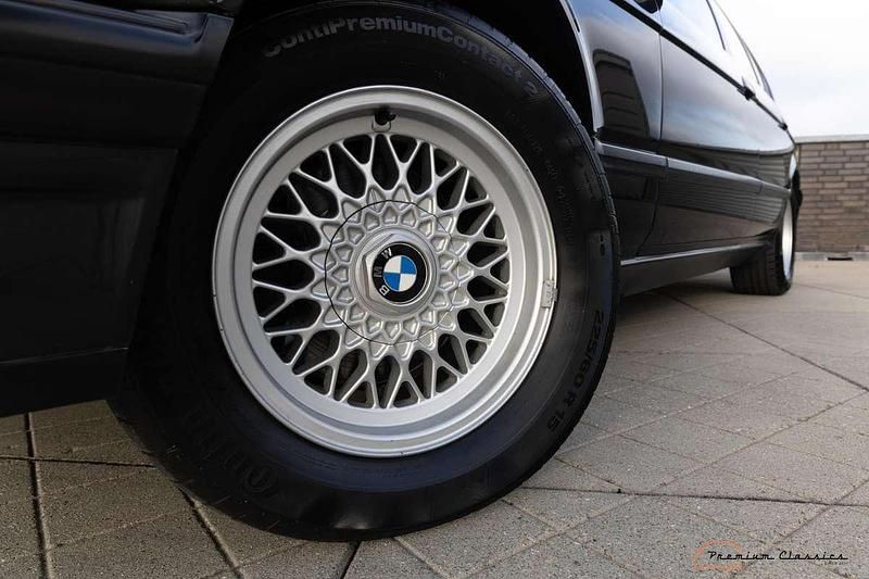 Occasion BMW 750 300 PK (220 kW) 1990 Zwart Sedan