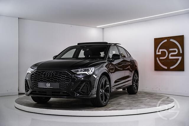 Zwart Gebruikt 2022 Audi Q3 Sportback Business SUV | € 44.980 - Afbeelding 1/4