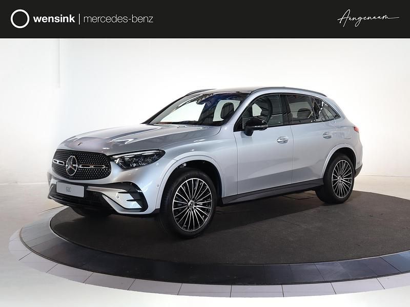 Grijs Occasion 2025 Mercedes GLC300 Sport Edition SUV | € 74.850 (Iets duurder) - Afbeelding 1/4