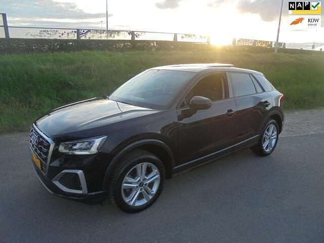 Zwart Gebruikt 2021 Audi Q2 SUV | € 26.950 (Eerlijke prijs) - Afbeelding 1/4