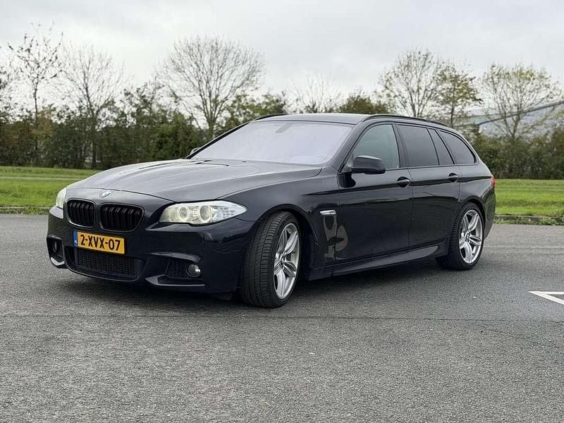 Zwart Gebruikt 2011 BMW 535 Executive Stationwagen | € 16.999 - Afbeelding 1/4