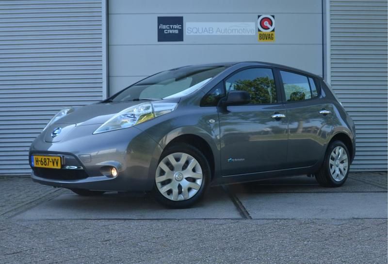 Grijs Gebruikt 2016 Nissan Leaf Tekna Hatchback | € 7.750 (Iets duurder) - Afbeelding 1/4