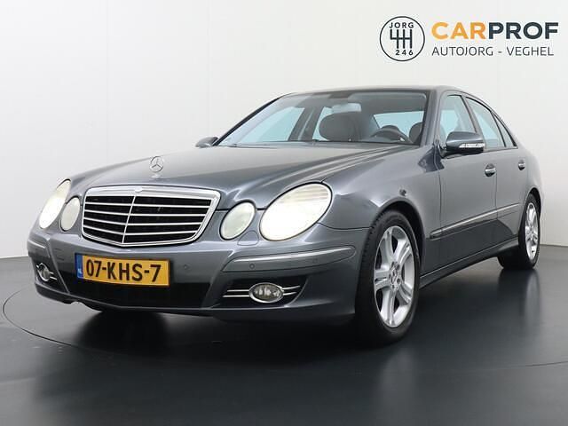 Grijs Gebruikt 2009 Mercedes E280 Avantgarde Sedan | € 11.995 (Iets duurder) - Afbeelding 1/4