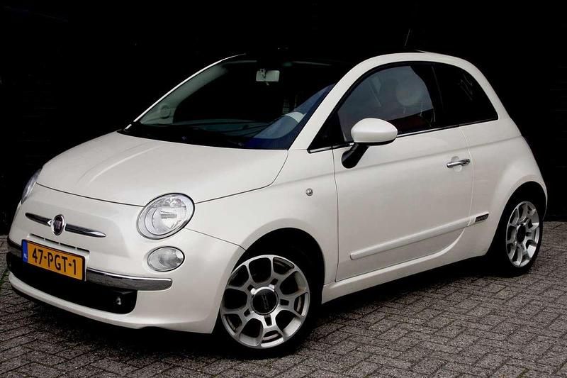 Wit Gebruikt 2009 Fiat 500 Lounge Hatchback | € 2.750 (Goede deal) - Afbeelding 1/4