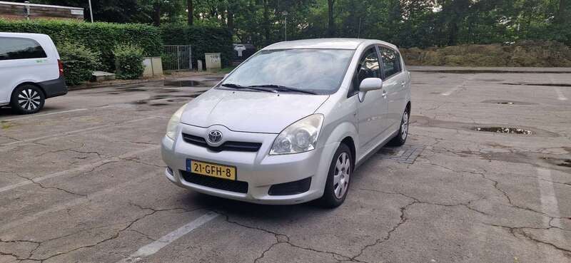 Beige Gebruikt 2008 Toyota Corolla Verso Terra MPV | € 3.500 (Eerlijke prijs) - Afbeelding 1/4