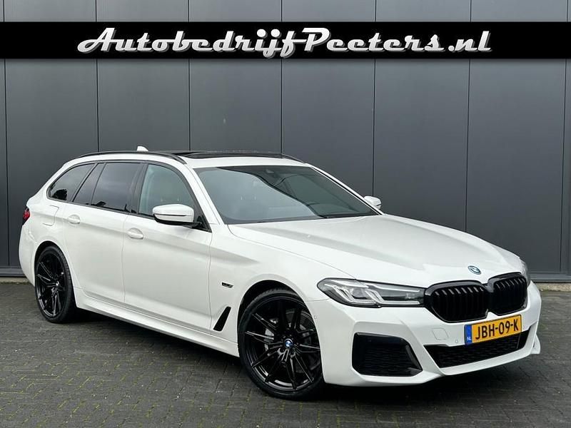 Wit Gebruikt 2021 BMW 530 M Sport Stationwagen | € 36.950 (Super prijs) - Afbeelding 1/4