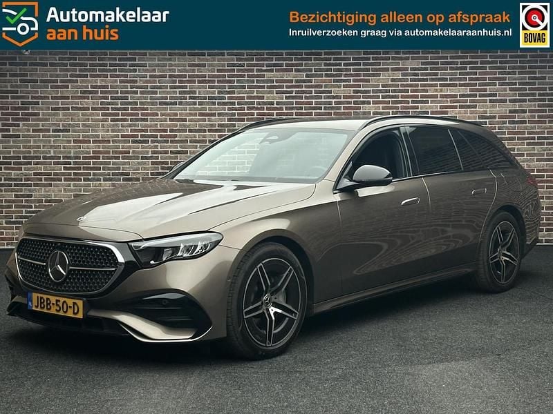 Bruin Occasion 2024 Mercedes E300 AMG line Stationwagen | € 56.995 (Eerlijke prijs) - Afbeelding 1/4