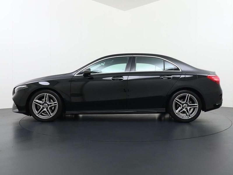 Occasion Mercedes A180 AMG line 136 PK (100 kW) 2024 Zwart Sedan