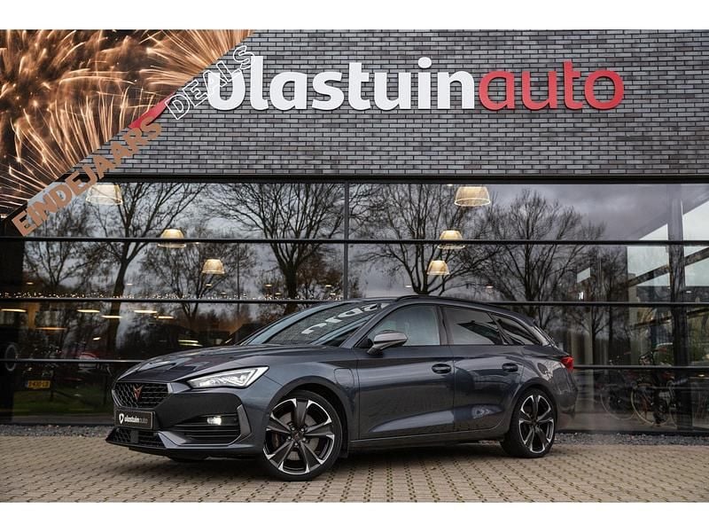 Grijs Gebruikt 2024 Cupra Leon VZ Stationwagen | € 28.900 (Goede deal) - Afbeelding 1/4