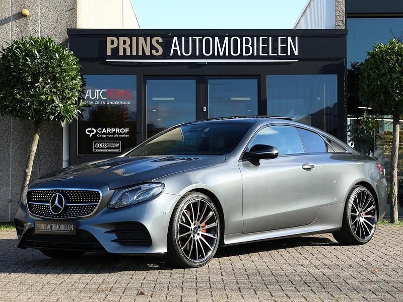 Grijs Gebruikt 2018 Mercedes E200 AMG Coupé | € 32.950 (Eerlijke prijs) - Afbeelding 1/4