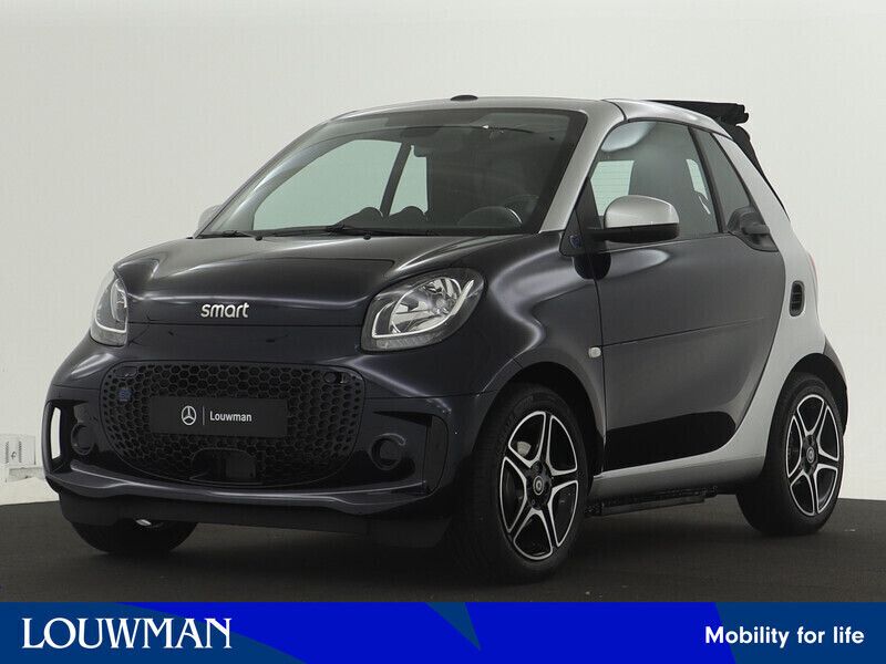 Edg bodypanels in sapphire blue (blauw metallic) Gebruikt 2023 Smart ForTwo Electric Drive Cabriolet | € 25.945 - Afbeelding 1/4