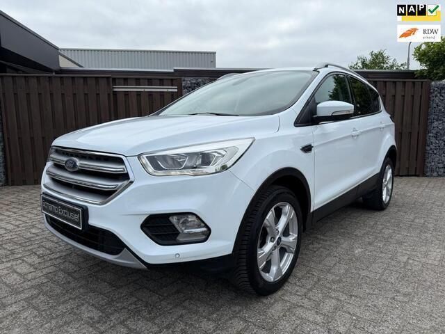 Wit Gebruikt 2017 Ford Kuga Titanium SUV | € 7.800 (Super prijs) - Afbeelding 1/4