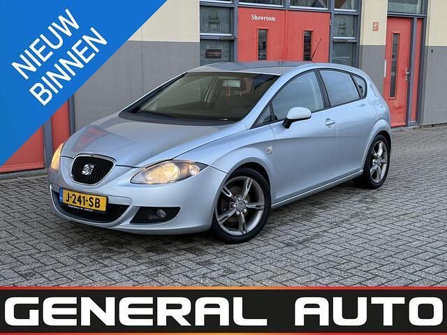 Grijs Occasion 2008 Seat Leon Style Hatchback | € 1.999 (Goede deal) - Afbeelding 1/4