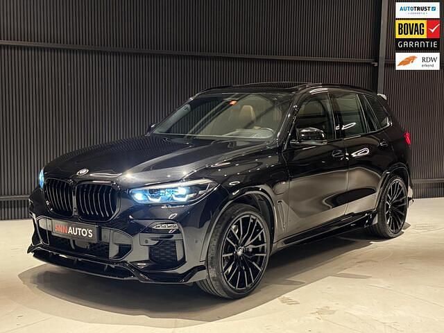 Zwart (metallic) Occasion 2020 BMW X5 Executive SUV | € 47.950 (Goede deal) - Afbeelding 1/4