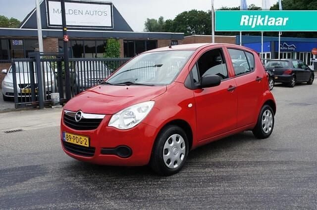 Rood, andere lak Gebruikt 2011 Opel Agila Selection Hatchback | € 2.250 (Goede deal) - Afbeelding 1/4