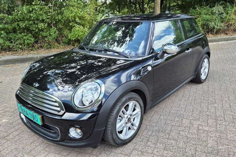 Zwart Gebruikt 2013 Mini Cooper Hatchback | € 4.950 - Afbeelding 1/4