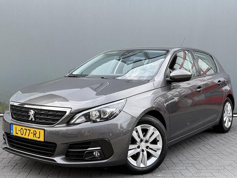 Grijs Gebruikt 2021 Peugeot 308 Active Hatchback | € 11.444 (Goede deal) - Afbeelding 1/3
