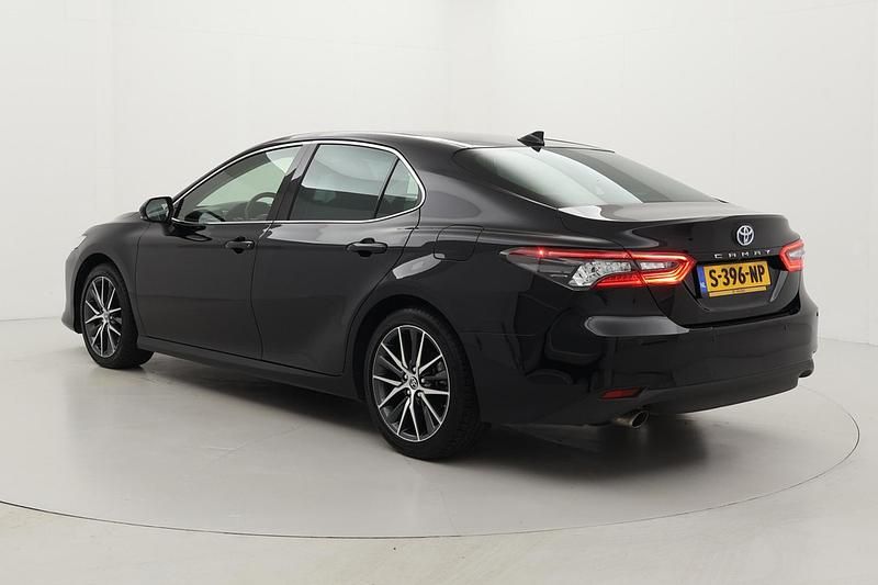 Occasion Toyota Camry Premium 218 PK (160 kW) 2023 Zwart (metallic) Sedan