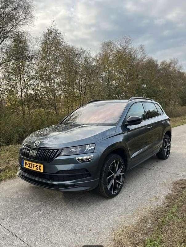 Grijs Gebruikt 2022 Skoda Karoq Business Line SUV | € 26.500 (Iets duurder) - Afbeelding 1/4