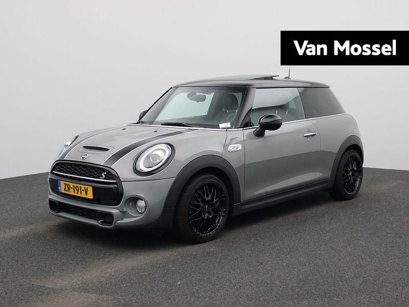 Grijs Gebruikt 2019 Mini Cooper S Hatchback | € 22.900 (Eerlijke prijs) - Afbeelding 1/4