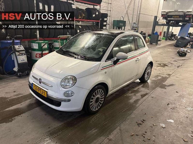 Wit Occasion 2011 Fiat 500 Lounge Hatchback | € 4.645 (Eerlijke prijs) - Afbeelding 1/3
