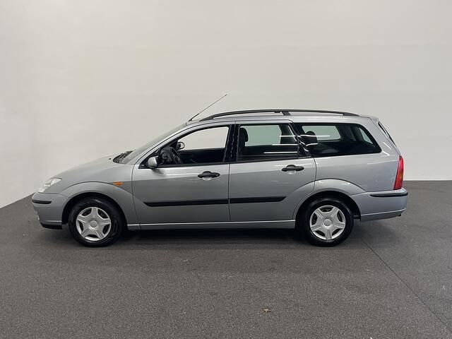 Occasion Ford Focus 101 PK (74 kW) 2004 Grijs Stationwagen