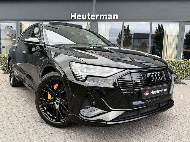 Zwart Gebruikt 2022 Audi e-tron S-Line SUV | € 44.950 - Afbeelding 1/4