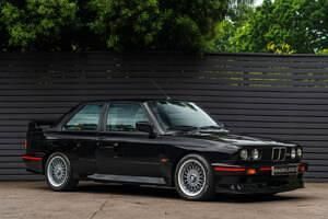 Zwart Gebruikt 1990 BMW M3 Sport Line Sedan | € 173.025 - Afbeelding 1/4