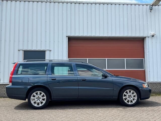 Blauw Gebruikt 2005 Volvo V70 Stationwagen | € 2.499 (Goede deal) - Afbeelding 1/4