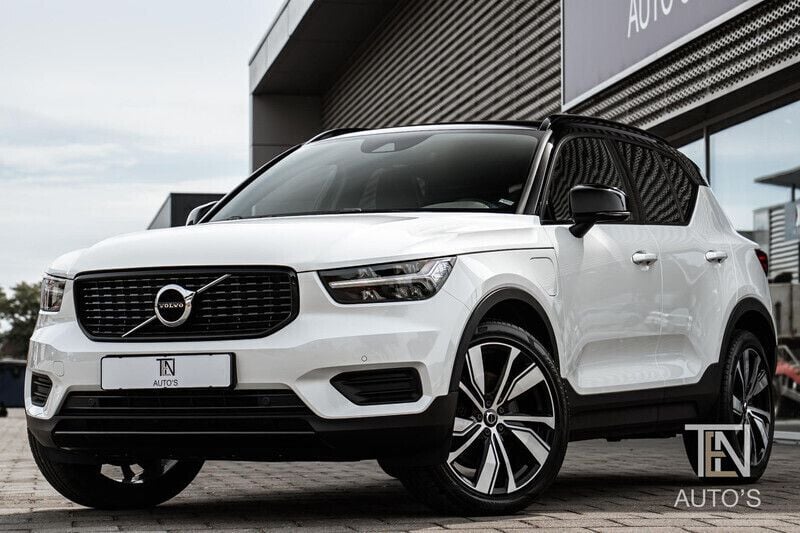 Wit Gebruikt 2021 Volvo XC40 R-Design SUV | € 34.910 (Goede deal) - Afbeelding 1/4