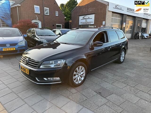 Zwart Gebruikt 2011 VW Passat Stationwagen | € 3.999 (Goede deal) - Afbeelding 1/4