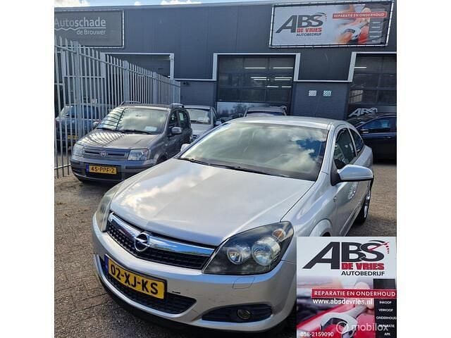 Grijs Gebruikt 2007 Opel Astra GTC Hatchback | € 1.499 (Goede deal) - Afbeelding 1/4