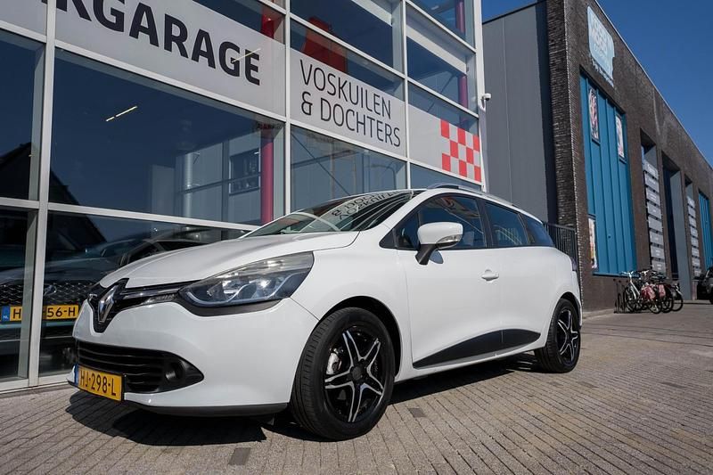 Wit Gebruikt 2013 Renault Clio GrandTour Collection Stationwagen | € 5.621 (Eerlijke prijs) - Afbeelding 1/4