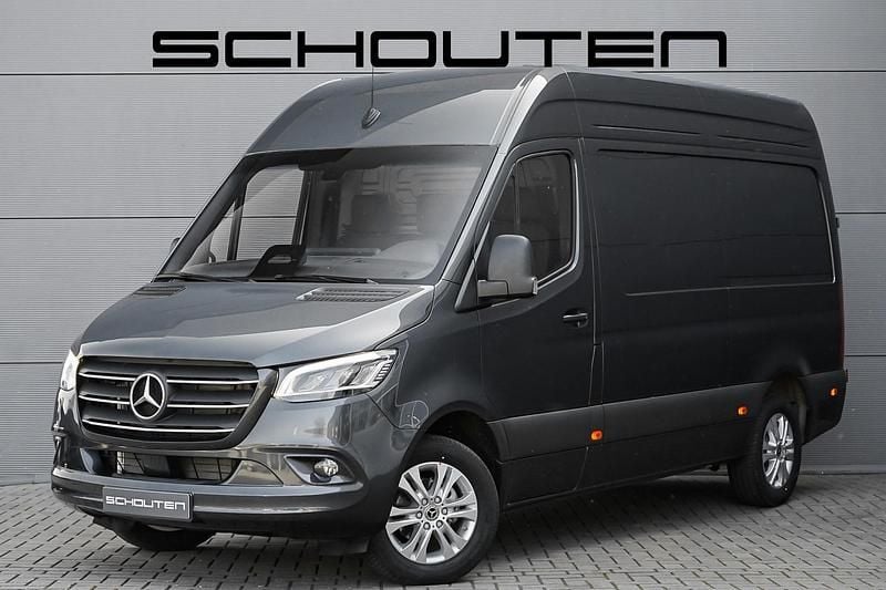 Grijs Gebruikt 2024 Mercedes Sprinter Van | € 53.900 (Super prijs) - Afbeelding 1/3