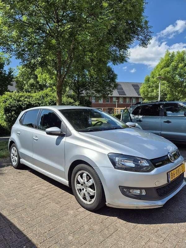 Grijs Gebruikt 2011 VW Polo Comfortline Hatchback | € 3.250 (Goede deal) - Afbeelding 1/4